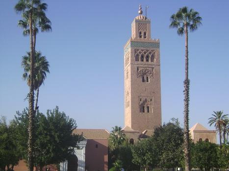 Le minaret de la mosquée de la Koutoubia à Marrakech, qui servit de modèle à la Giralda de Séville