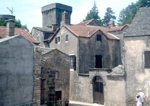 Les remparts de La Couvertoirade (Aveyron), fondée par les Templiers