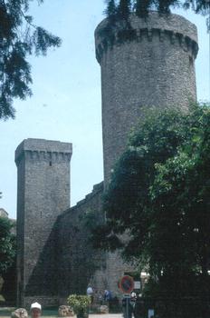 Les remparts de La Couvertoirade (Aveyron), propriété des Templiers, puis des Hospitaliers