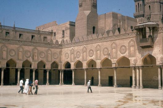 La cour centrale de la mosquée El-Azhar du Caire
