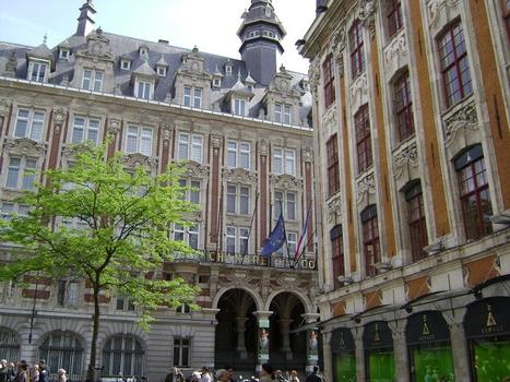 La façade principale de la Chambre de Commerce de Lille