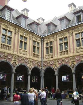 La cour intérieure de la vieille bourse de Lille