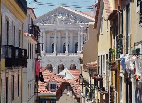 Le palacio Sao Bento, à la façade néoclassique, est le siège de l'Assemblée nationale portugaise