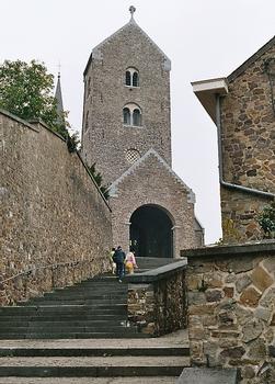 La tour de façade (romane) de la collégiale de Lobbes (Hainaut)