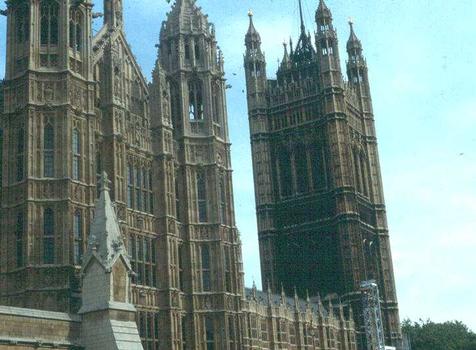 Le parlement (néo-gothique) de Westminster, à Londres