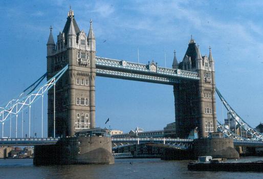 Tower Bridge, à Londres