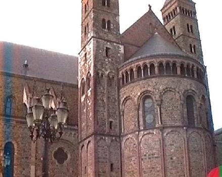 Le chevet (roman) de l'église Saint Servais, commencée vers l'an 1000, à Maastricht