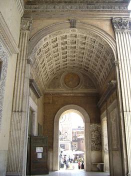 Le plafond à caissons du portail de la basilique San Andrea de Mantoue