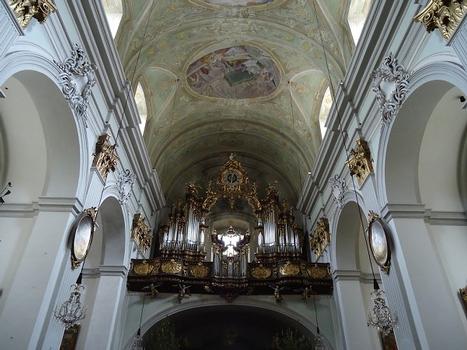 L'intérieur baroque de la Mariahilferkirche, à Vienne