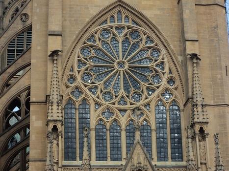 La façade de la cathédrale Saint-Etienne de Metz (Moselle)