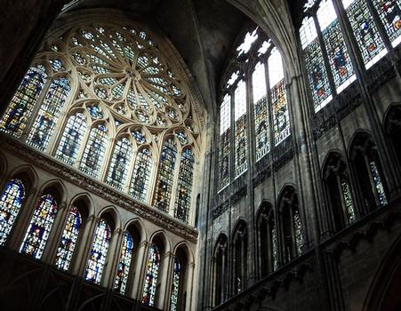 L'intérieur et les voûtes de la cathédrale Saint-Etienne de Metz