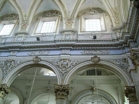 Détails de l'intérieur baroque du duomo San Giorgio à Modica alta (Sicile)