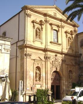 La façade de l'église San Domenico, place Principe di Napoli, à Modica bassa
