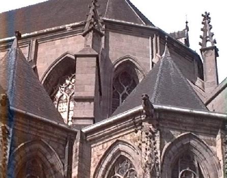 Le chevet de la collégiale gothique Sainte-Waudru, à Mons (Hainaut)