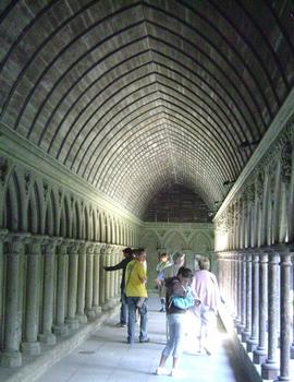 Le cloître (gothique) le l'abbaye du Mont-saint-Michel