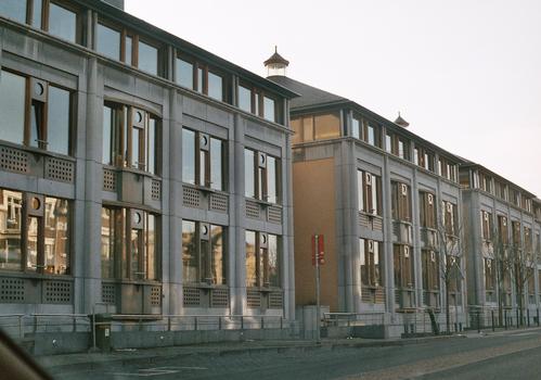 La façade du Centre administratif du M.E.T., boulevard du Nord, à Namur