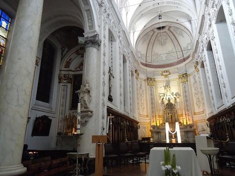 L'intérieur et les voûtes de l'église Notre-Dame-du-Finistère, à Bruxelles (18e siècle)