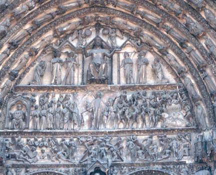 Le chevet et les portails de la cathédrale Notre-Dame de Paris
