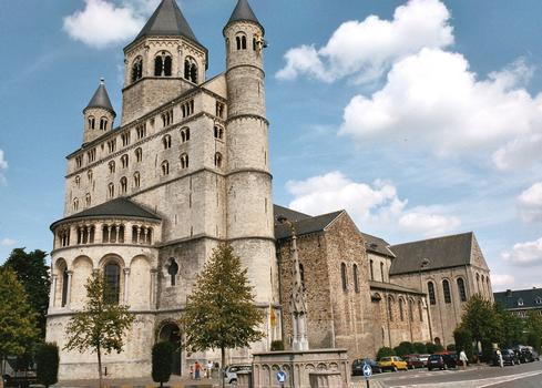 Vue générale delacollégiale Sainte Gertrude à Nivelles