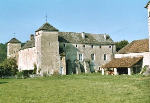 Le château-ferme d'Ozenay (Saône-et-Loire)