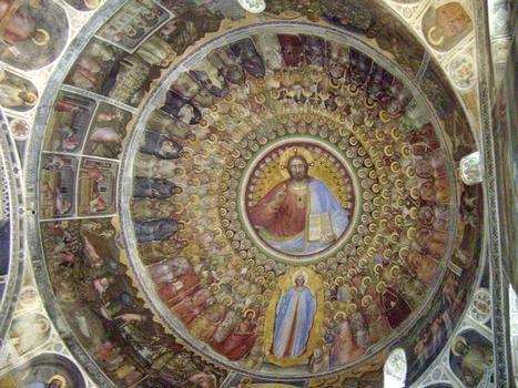 Les murs et la coupole du baptistère de Padoue sont recouverts de fresques d'élèves de l'école de Giotto (14e siècle)