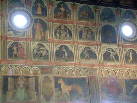 Giovanni degli Eremitani inventa une couverture en carène de navire pour la voûte du Palazzo della Ragione à Padoue (1306-1309), mais après l'incendie de 1420, l'architecte Bartolomeo Rizzo refit la même voûte à carène, lambrissée à l'extérieur de plaques de plombs, et les fresques des murs furent refaites par Nicolo Miretto et Stefano da Ferrara dans le style de Giotto, auteur des fresques originelles