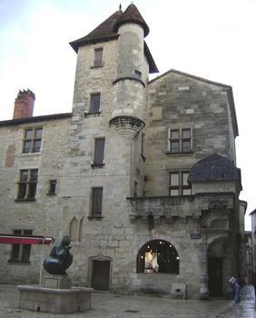 La maison Tenant, dite aussi du Pâtissier, place Saint Louis, dans la cité médiévale de Périgueux (Dordogne)