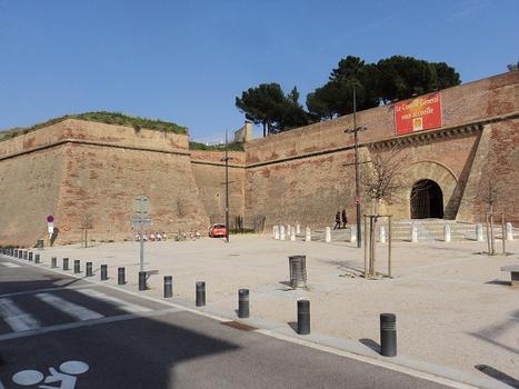 L'enceinte du palais des Rois de Majorque à Perpignan