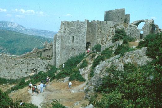 Le château (détruit) de Peyrepertuse, d'époque cathare