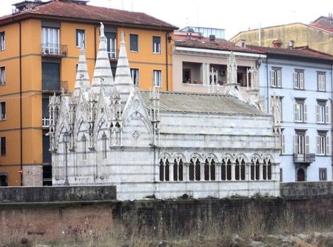 La petite église Santa Maria della Spina, sur les bords de l'Arno, à Pise