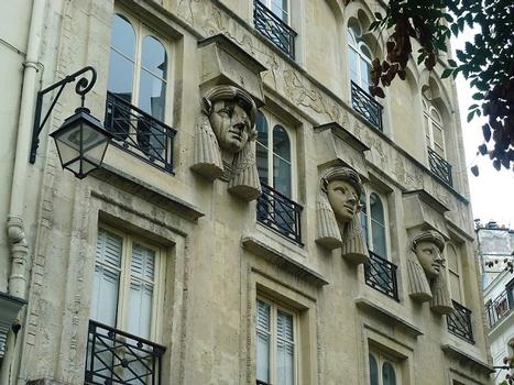 L'immeuble 2 place du Caire à Paris