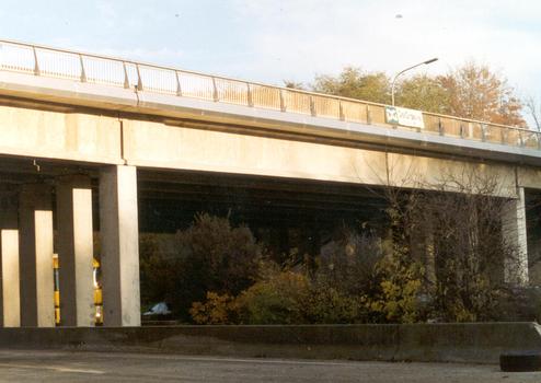 Le pont de Louvrange sur l'E411 (A4) entre Namur et Bruxelles a été rénové en 2003