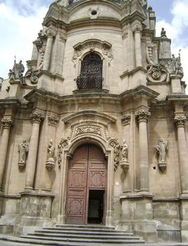 La façade de l'église baroque San Giuseppe (saint Joseph) à Ragusa Ibla