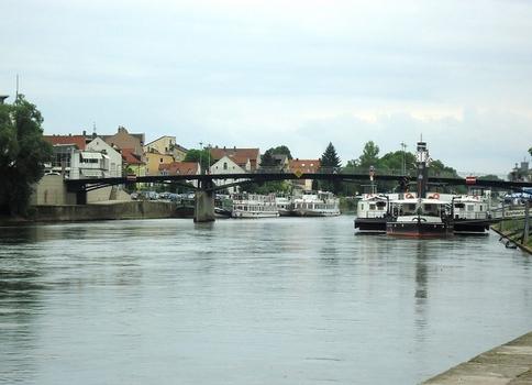 L'Eiserne Brücke, sur le Danube, à Ratisbonne