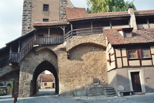 La porte et la tour nord des remparts de Rothenburg ob der Tauber (Bavière)