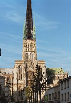 Le bas-côté et le transept sud de la cathédrale de Rouen