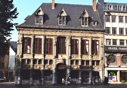 Le bâtiment du Bureau des Finances, aujourd'hui Office du Tourisme, est la plus ancienne construction civile de la Renaissance à Rouen (début du 16e siècle)