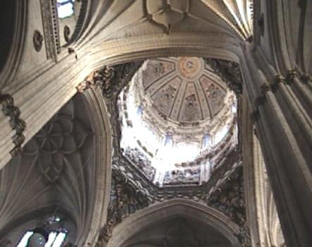 La coupole, vue de l'intérieur, de la cathédrale de Salamanque