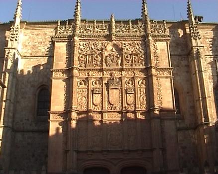 Le portail de l'Université de Salamanque, chef d'oeuvre du style plateresque (16e siècle)