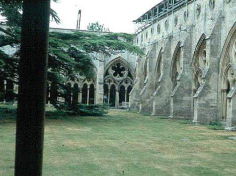 Le cloître de la cathédrale de Salisbury
