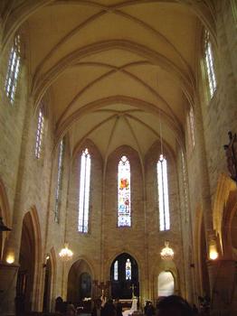 L'intérieur et les voûtes gothiques de la cathédrale Saint Sacerdos, à Sarlat (Dordogne)