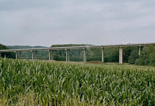 Le viaduc autoroutier de Sart-Bernard (commune d'Assesse) de l'E411 (A4) au sud de Namur