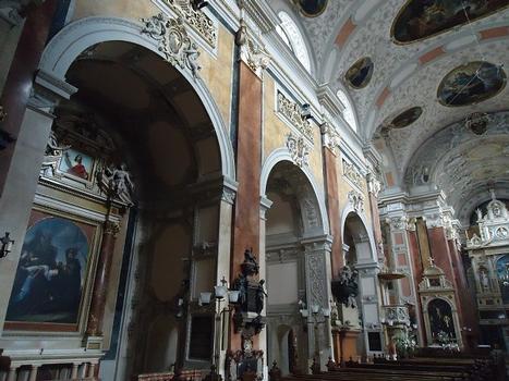 L'intérieur baroque de l'église du Schottenstift, sur la place du Freyung, à Vienne