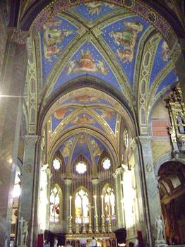 L'intérieur (nefs et chapelles) de l'église Santa Maria sopra Minerva (Sainte Marie de la Minerve), seule église gothique de Rome conservée, construite sur un temple romain dédié à Minerve