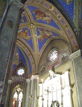 L'intérieur (nefs et chapelles) de l'église Santa Maria sopra Minerva (Sainte Marie de la Minerve), seule église gothique de Rome conservée, construite sur un temple romain dédié à Minerve