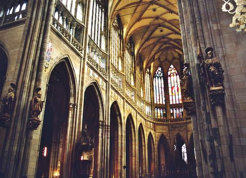 La nef et les voûtes de la cathédrale Saint Guy, dans l'enceinte du château de Prague