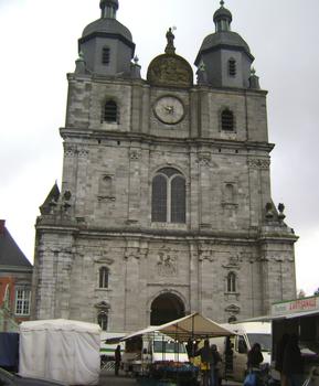 L'abbaye de Saint-Hiubert (province de Luxembourg): la façade de la basilique