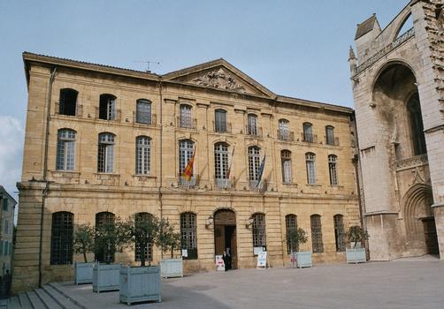 L'hôtel de ville de Saint-Maximin-la-Sainte-Baume (Var)