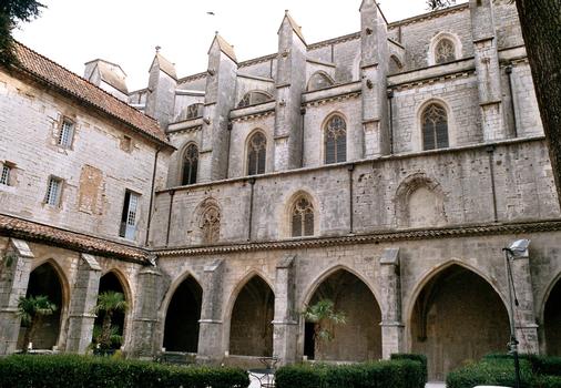 Le cloître (gothique) du couvent royal de Saint-Maximin-la-Sainte-Baume