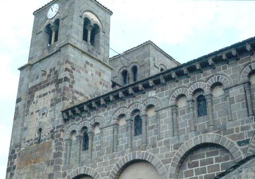 L'église (romane) de Saint-Nectaire (Puy-de-Dôme)